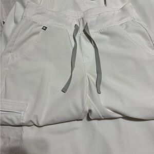FIGS White Jogger Scrub Pants Small Women’s